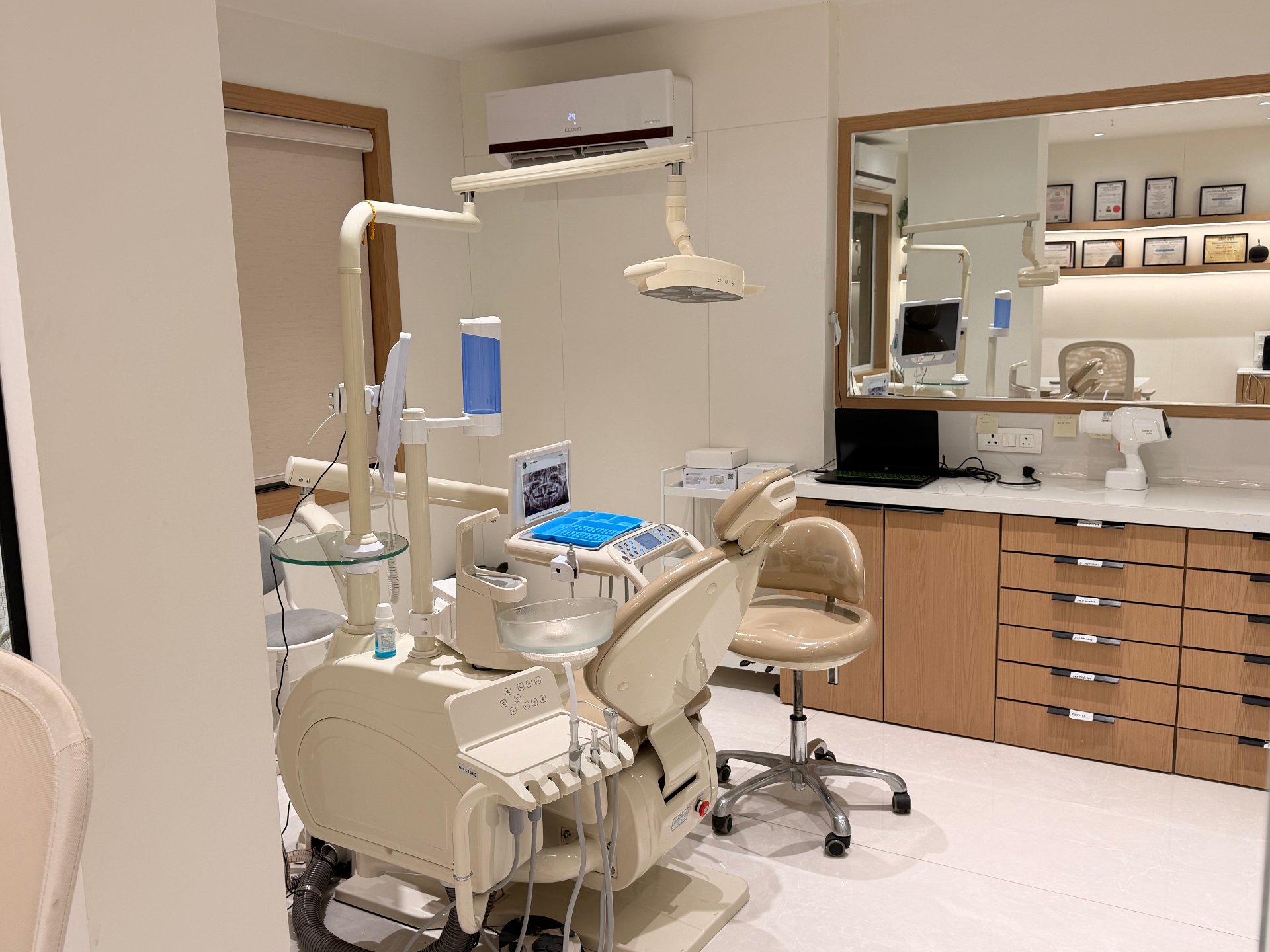Janki Dental Care interior